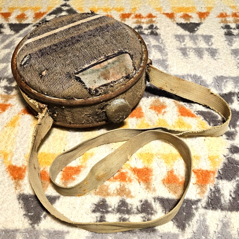 Vintage Canvas Covered Round Metal Stylish Camping Canteen Container with Strap